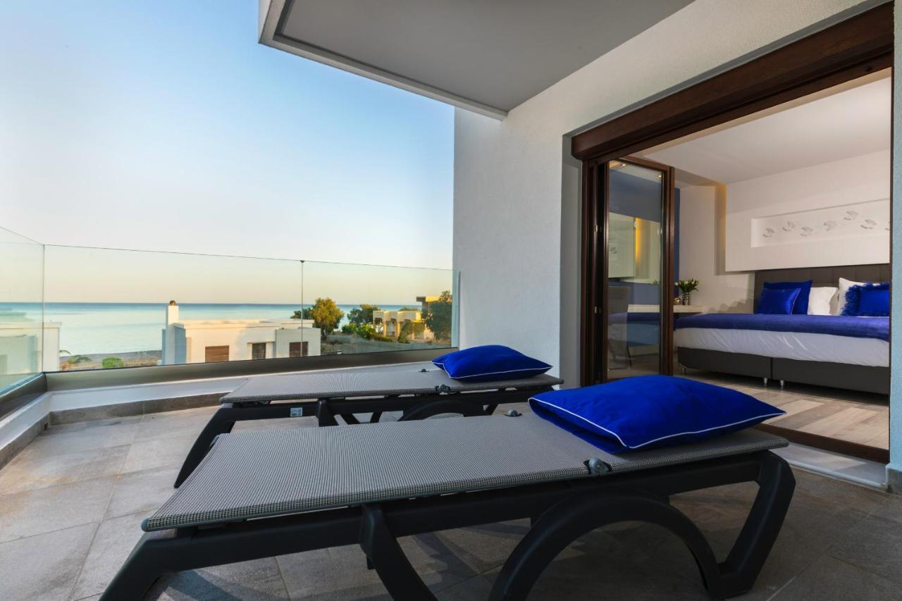 Antonoglou Beach Villas - Waterfront Luxury Retreat Lakhania Værelse billede